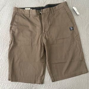 Volcom shorts size 33/ M